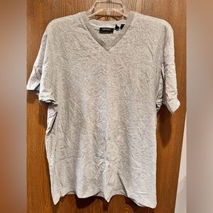 DKNY men’s Vneck Striped Tshirt Size L
